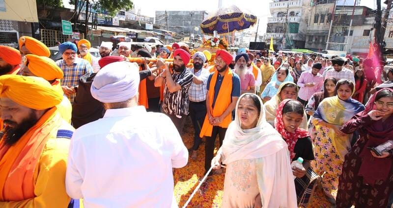  श्री गुरु तेग बहादुर साहिब के प्रकाश पर्व के पावन अवसर पर ऐतिहासिक गुरुद्वारा नाका हिंडोला से 