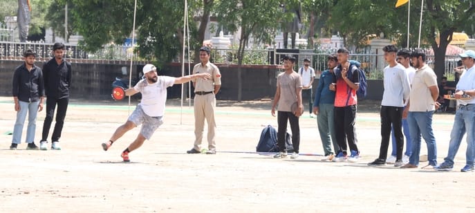 26-रोहतक अखिल भारतीय जाट सूरमा स्मारक महाविद्यालय के खेल मैदान में आयोजित प्रतियोगिता के दौरान 26-रोहतक अखिल भारतीय जाट सूरमा स्मारक महाविद्यालय के खेल मैदान में आयोजित प्रतियोगिता के दौरान