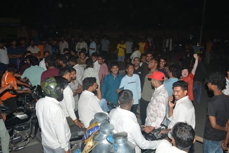 मोहान रोड पुलिस चौकी के सामने डॉ शकुंतला मिश्रा राष्ट्रीय पुनर्वास विश्वविद्यालय के दिव्यांग छा मोहान रोड पुलिस चौकी के सामने डॉ शकुंतला मिश्रा राष्ट्रीय पुनर्वास विश्वविद्यालय के दिव्यांग छा