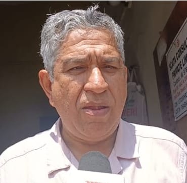 रेवाड़ी। नाईवाली चौक के पास कूड़े के डस्टबिन के बाद पड़ा कूड़ा। संवाद