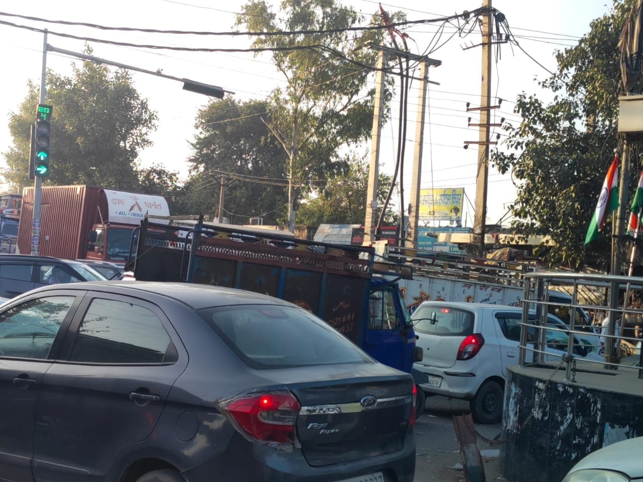 धारूहेड़ा में लगा जाम। स्रोत : स्थानीय नागरिक