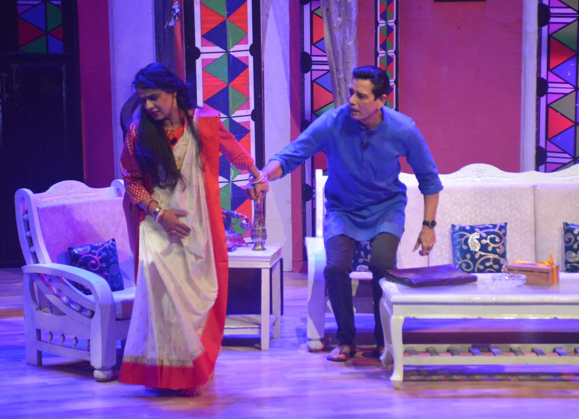 अभिनेता अनूप सोनी और प्रियंका शर्मा की अदायगी ने नाटक बालिगंज-1990 में डाली जान