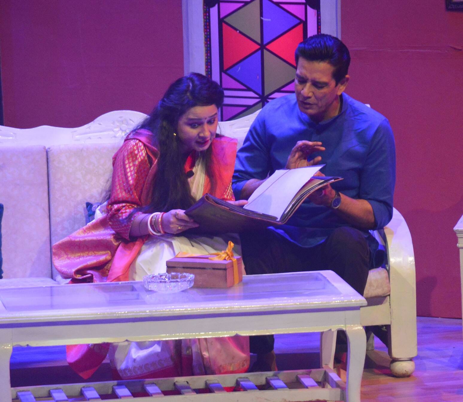 अभिनेता अनूप सोनी और प्रियंका शर्मा की अदायगी ने नाटक बालिगंज-1990 में डाली जान