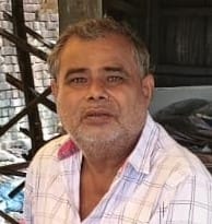 फोटो 07 सीकेटीपी-11- प्रयागराज रोड स्थित गैस एजेंसी में लोगों की भीड़। संवाद