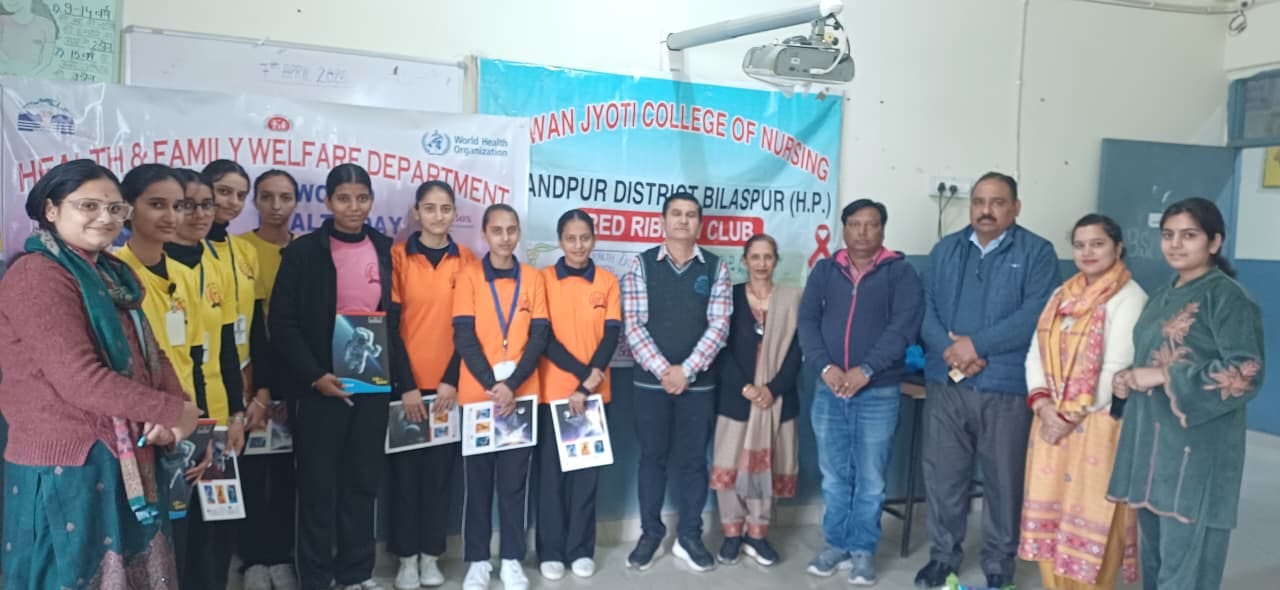 जीवन ज्योति नर्सिंग कॉलेज चांदपुर में विश्व स्वास्थ्य दिवस पर आयोजित कार्यक्रम में भाग लेती छात
