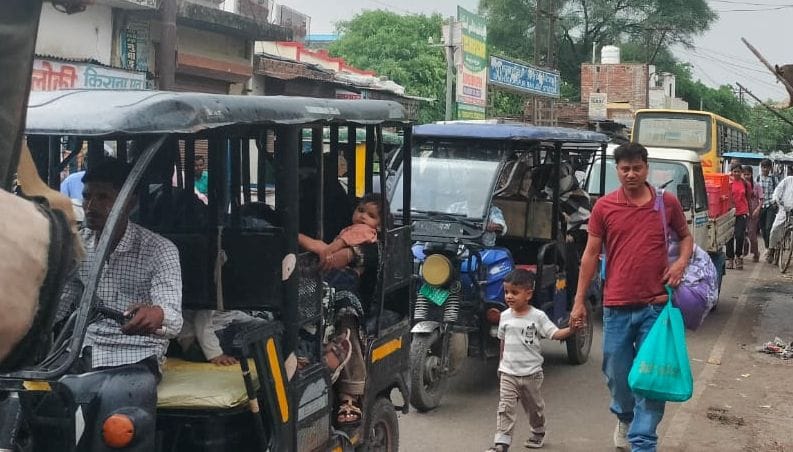 कवि तिराहे पर आईटीएमएस से गायब कैमरे। संवाद