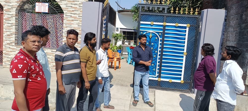 सभासद मोहमद आरिफ के घर पर मिला खाली कारतूस।स्रोत-सोशल मीडिया सभासद मोहमद आरिफ के घर पर मिला खाली कारतूस।स्रोत-सोशल मीडिया