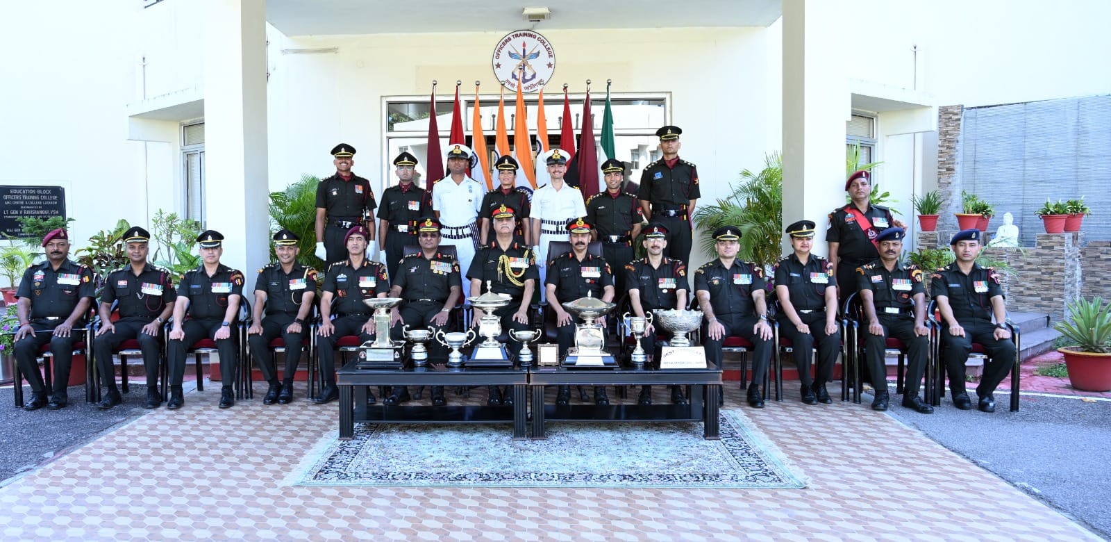 38 महिलाओं सहित सेना में शामिल हुए 123 अधिकारी