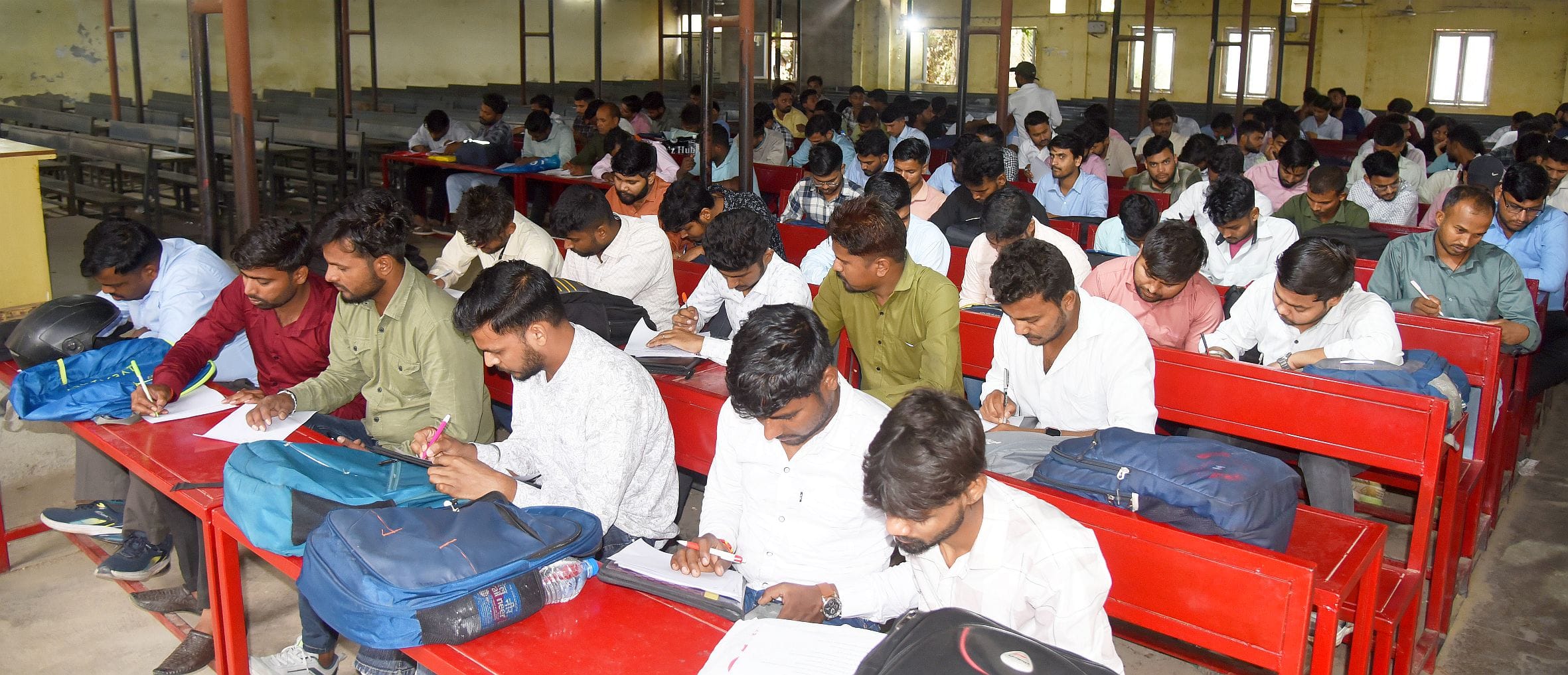 रोजगार मेले में पहुंचे अभ्यर्थी। रोजगार मेले में पहुंचे अभ्यर्थी।