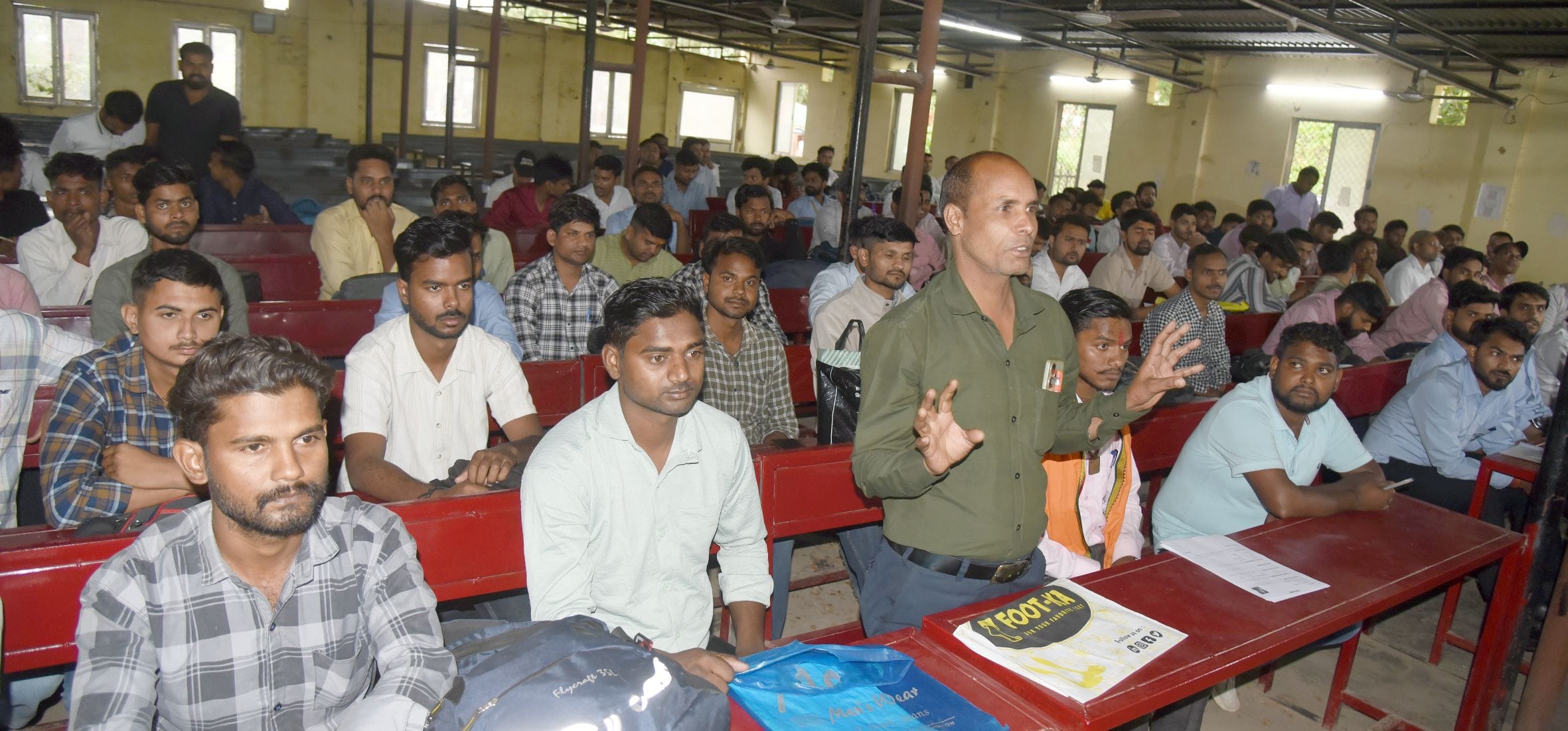 रोजगार मेले में पहुंचे अभ्यर्थी। रोजगार मेले में पहुंचे अभ्यर्थी।