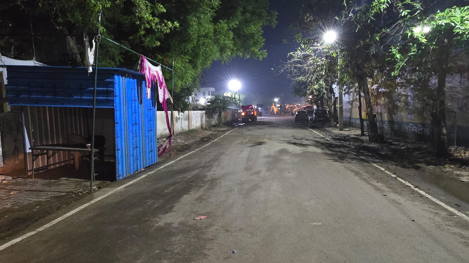 09jjrp05- झज्जर। झज्जर अनाज मंडी में बायोमैट्रिक कराता किसान। संवाद