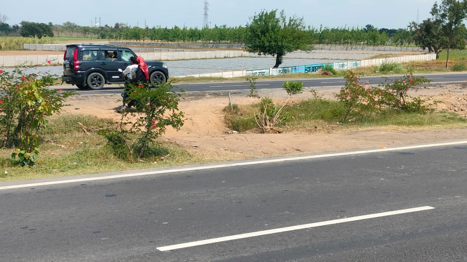 खतौली नेशनल हाईवे बाईपास पर बनाया गया अवैध कट। संवाद