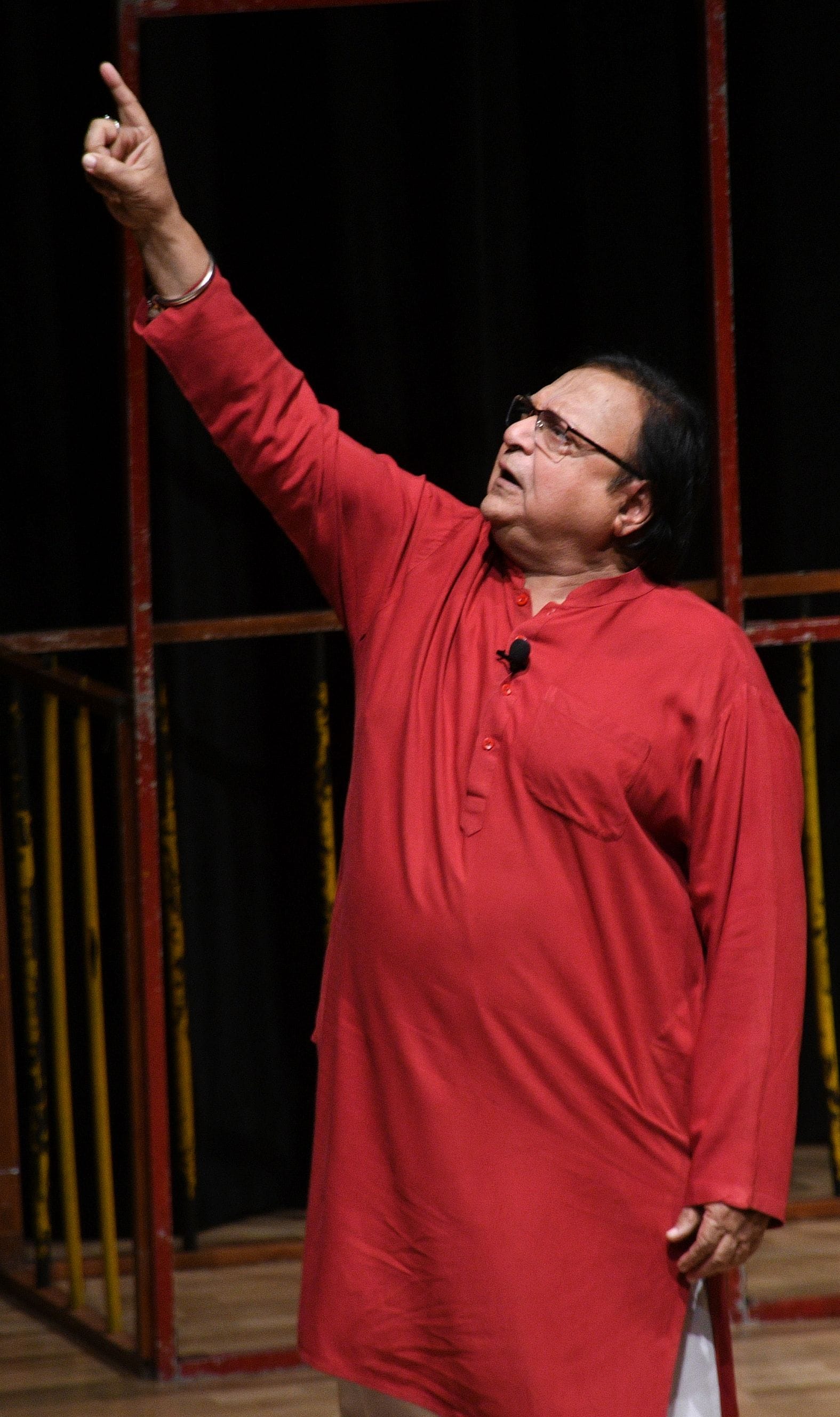 मंच के धुरंधर राकेश बेदी ने जीये 20 किरदार