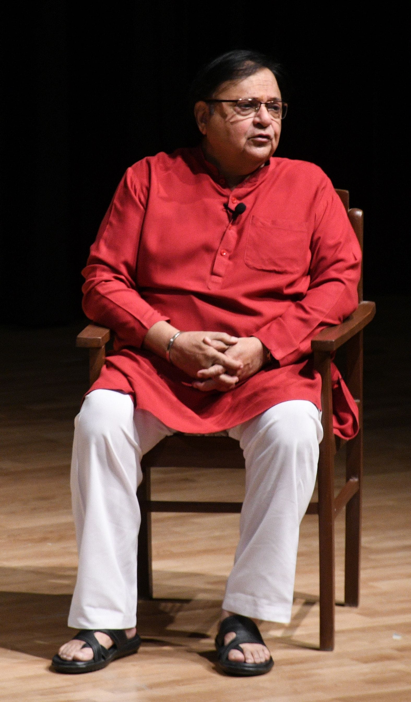 मंच के धुरंधर राकेश बेदी ने जीये 20 किरदार