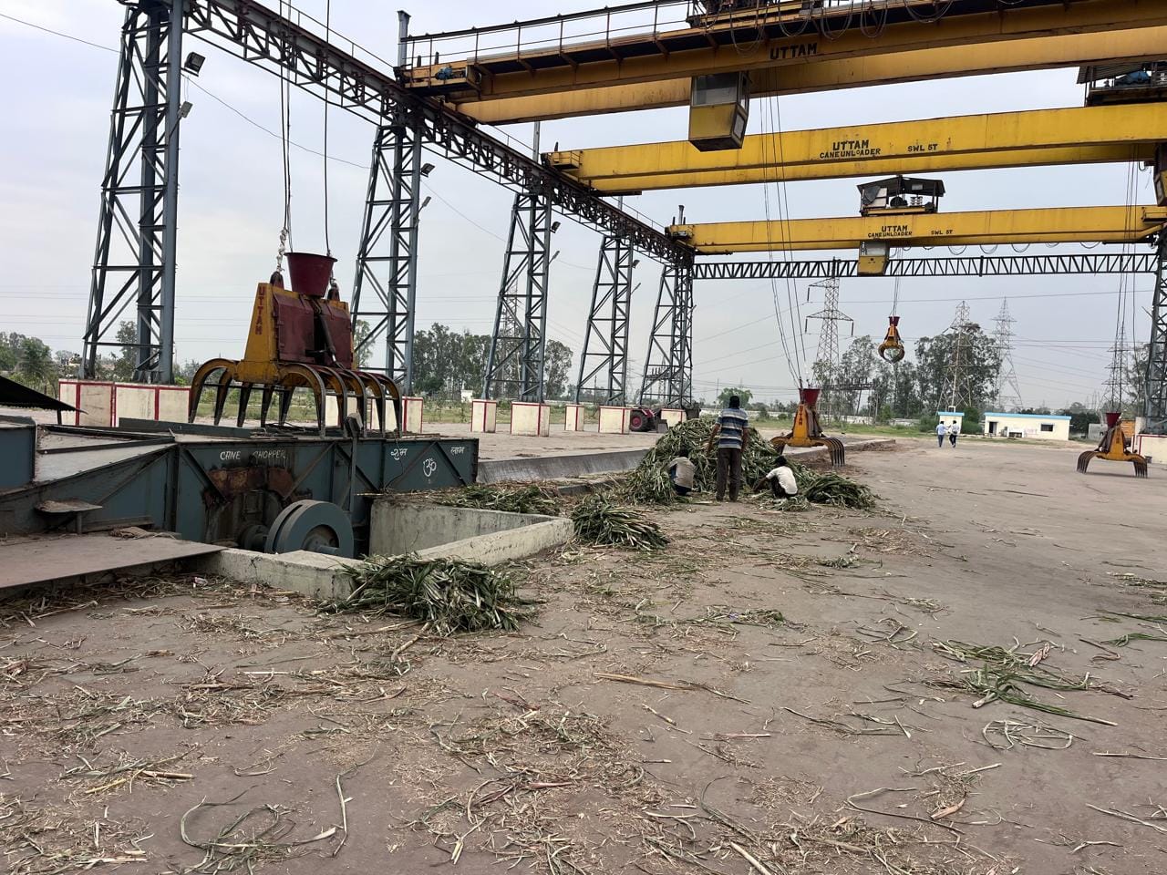 शुगर मिल में बंद केन। संवाद