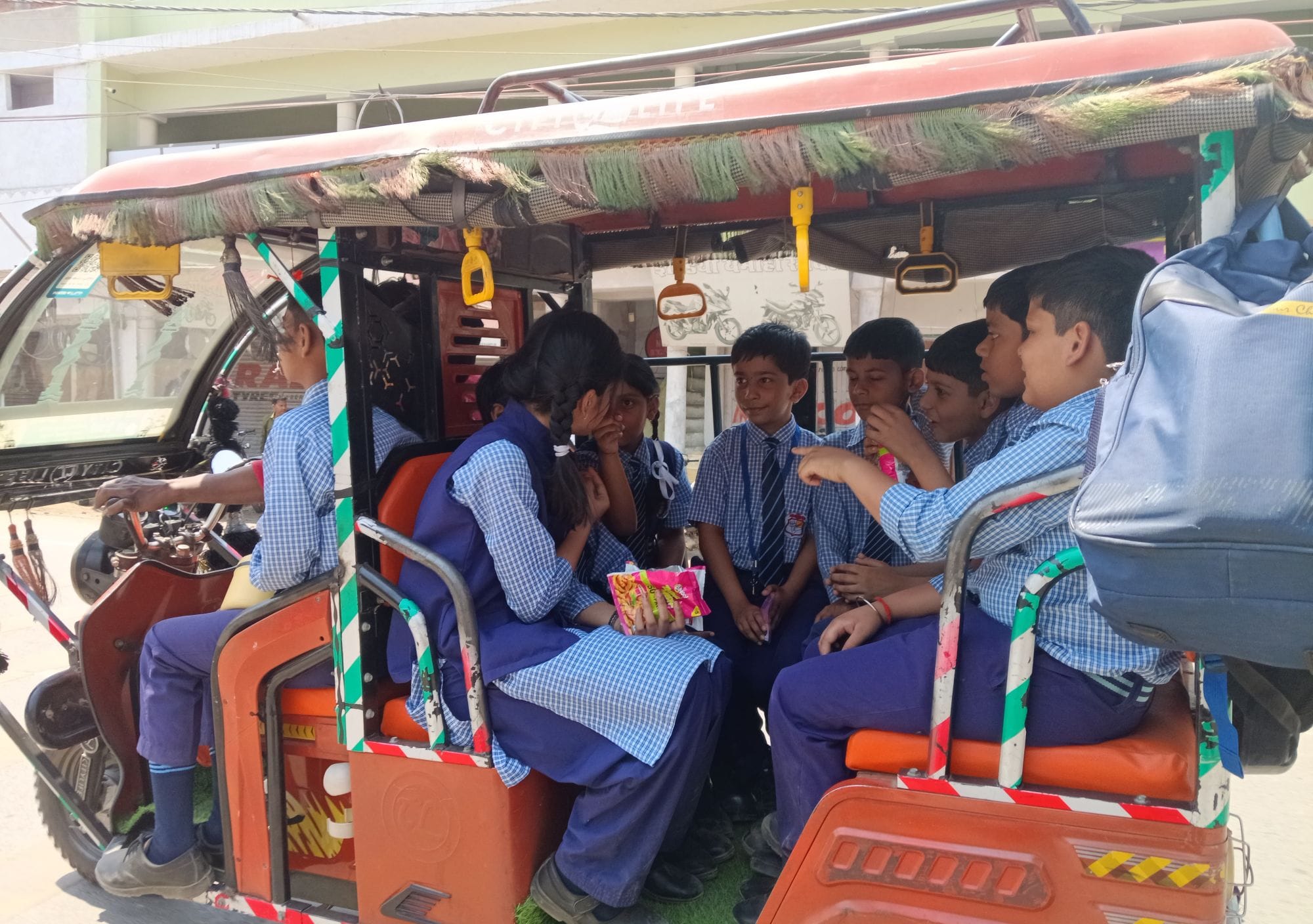 शुक्रवार को जिला अस्पताल में ट्रामा सेंटर का फीता काट कर उद्घाटन करते एमएलसी व विधायक। संवाद शुक्रवार को जिला अस्पताल में ट्रामा सेंटर का फीता काट कर उद्घाटन करते एमएलसी व विधायक। संवाद