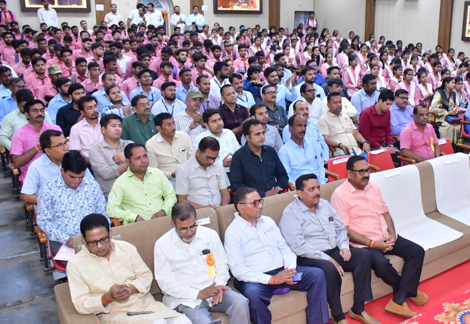 फोटो-17- एमएलके महाविद्यालय में आयोजित संगोष्ठी में जानकारी देते कुलपति प्रो. रवि शंकर सिंह। स् फोटो-17- एमएलके महाविद्यालय में आयोजित संगोष्ठी में जानकारी देते कुलपति प्रो. रवि शंकर सिंह। स्