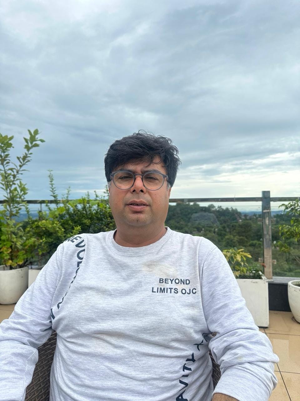 मोहिंद्र, कारोबारी दाड़ी मोहिंद्र, कारोबारी दाड़ी