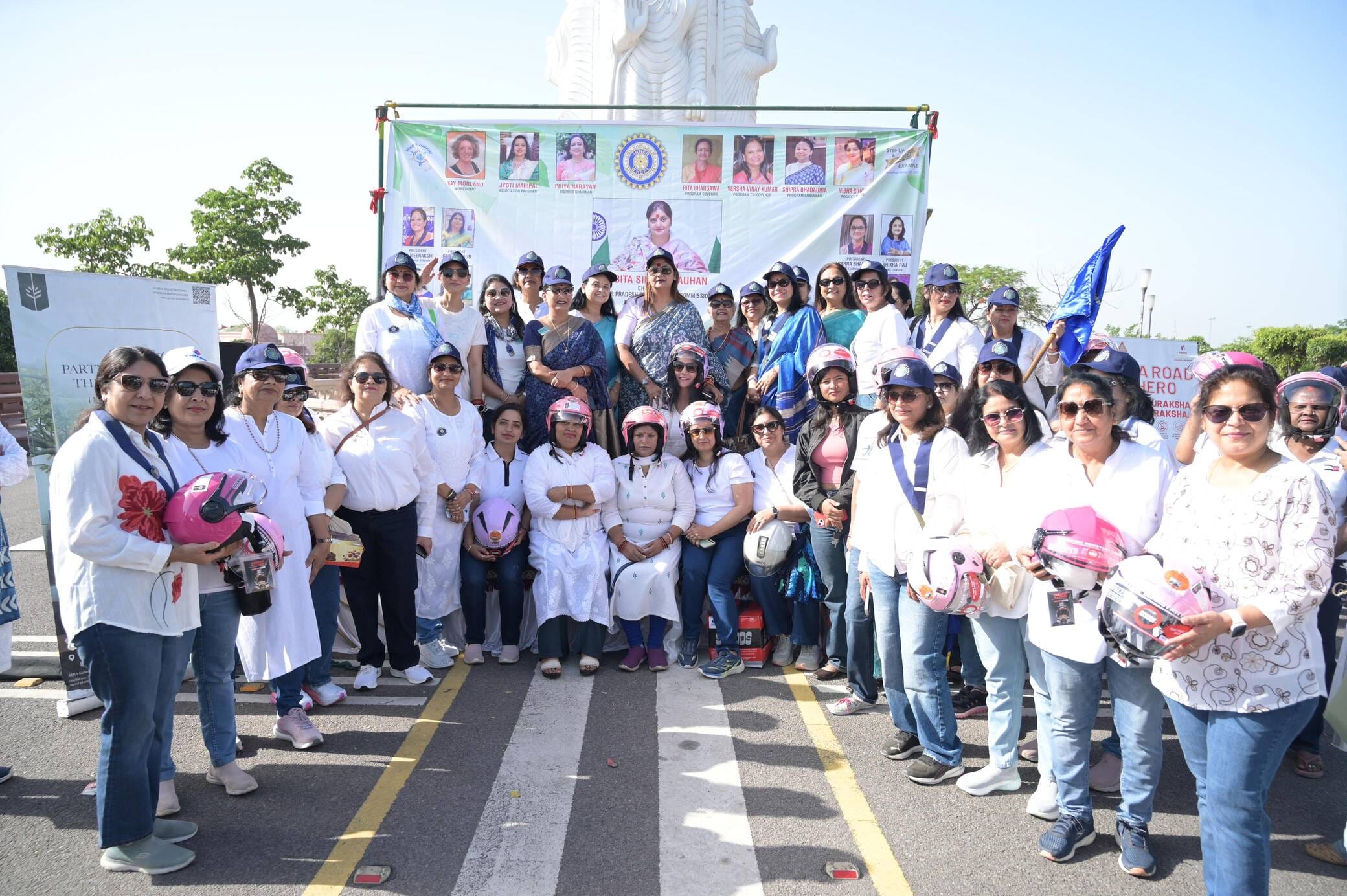 स्कूटी रैली से महिलाओं ने सड़क सुरक्षा के प्रति किया जागरुक