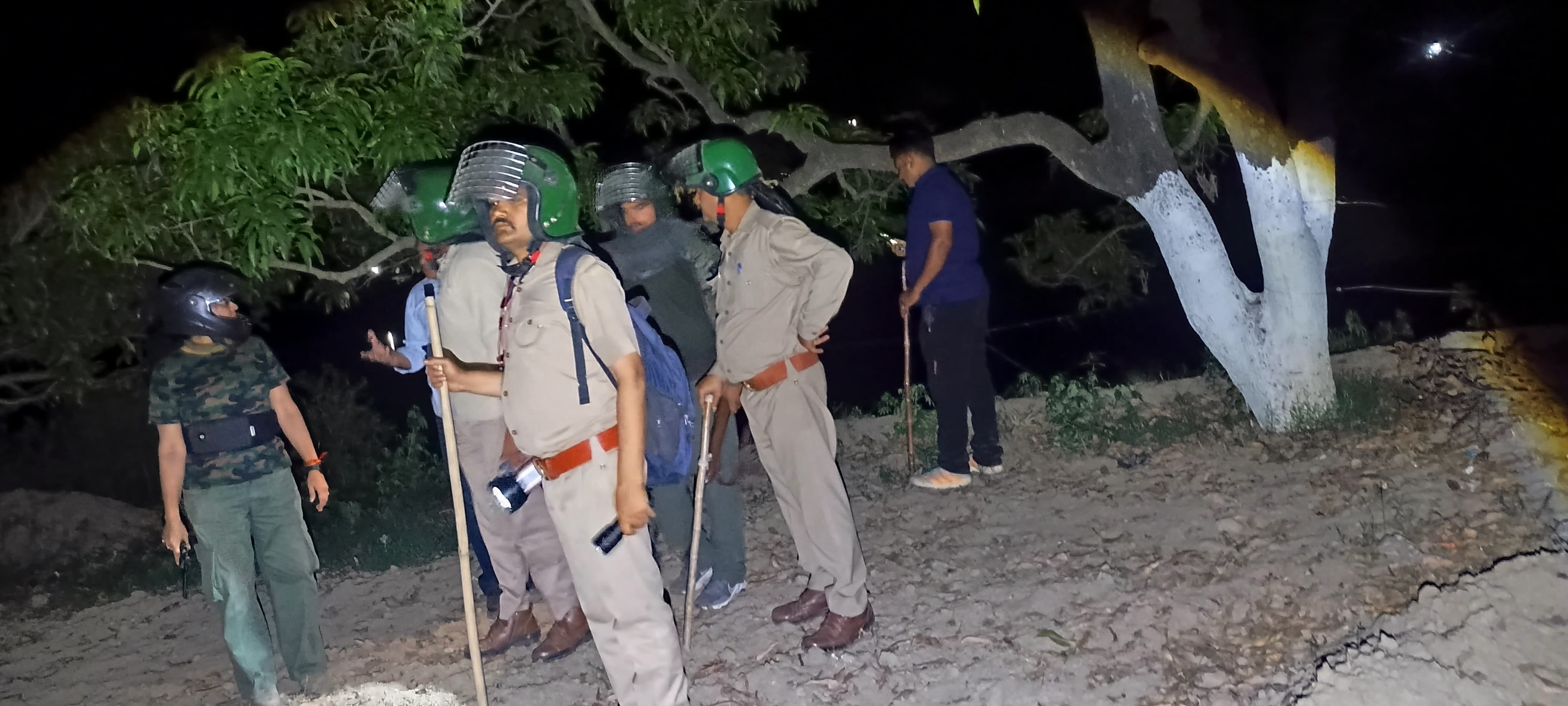 सनौता में तेंदुए कीसु सूचना पर पहुंची वन विभाग की टीम स्रोत विभाग सनौता में तेंदुए कीसु सूचना पर पहुंची वन विभाग की टीम स्रोत विभाग