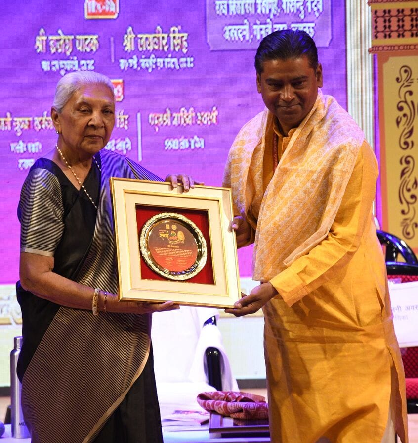 स्वर्ण जयंती नाट्य समारोह में कलाकारों का हुआ सम्मान और नाटकों का हुआ मचंन स्वर्ण जयंती नाट्य समारोह में कलाकारों का हुआ सम्मान और नाटकों का हुआ मचंन