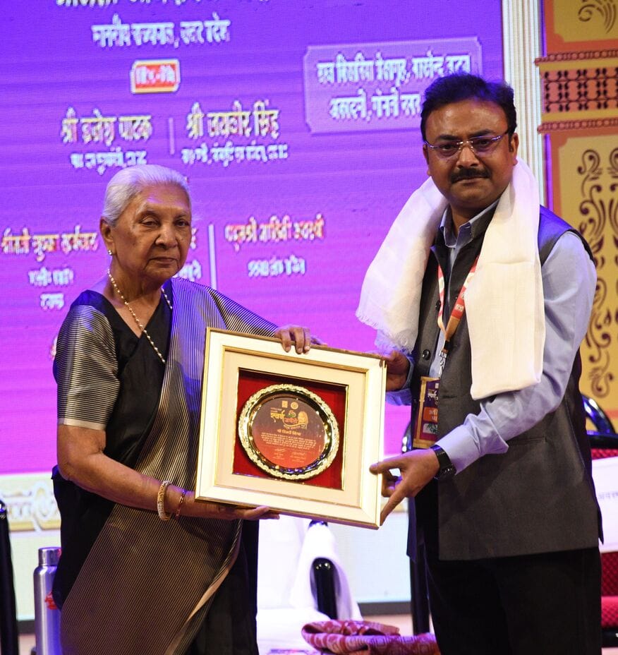 स्वर्ण जयंती नाट्य समारोह में कलाकारों का हुआ सम्मान और नाटकों का हुआ मचंन स्वर्ण जयंती नाट्य समारोह में कलाकारों का हुआ सम्मान और नाटकों का हुआ मचंन