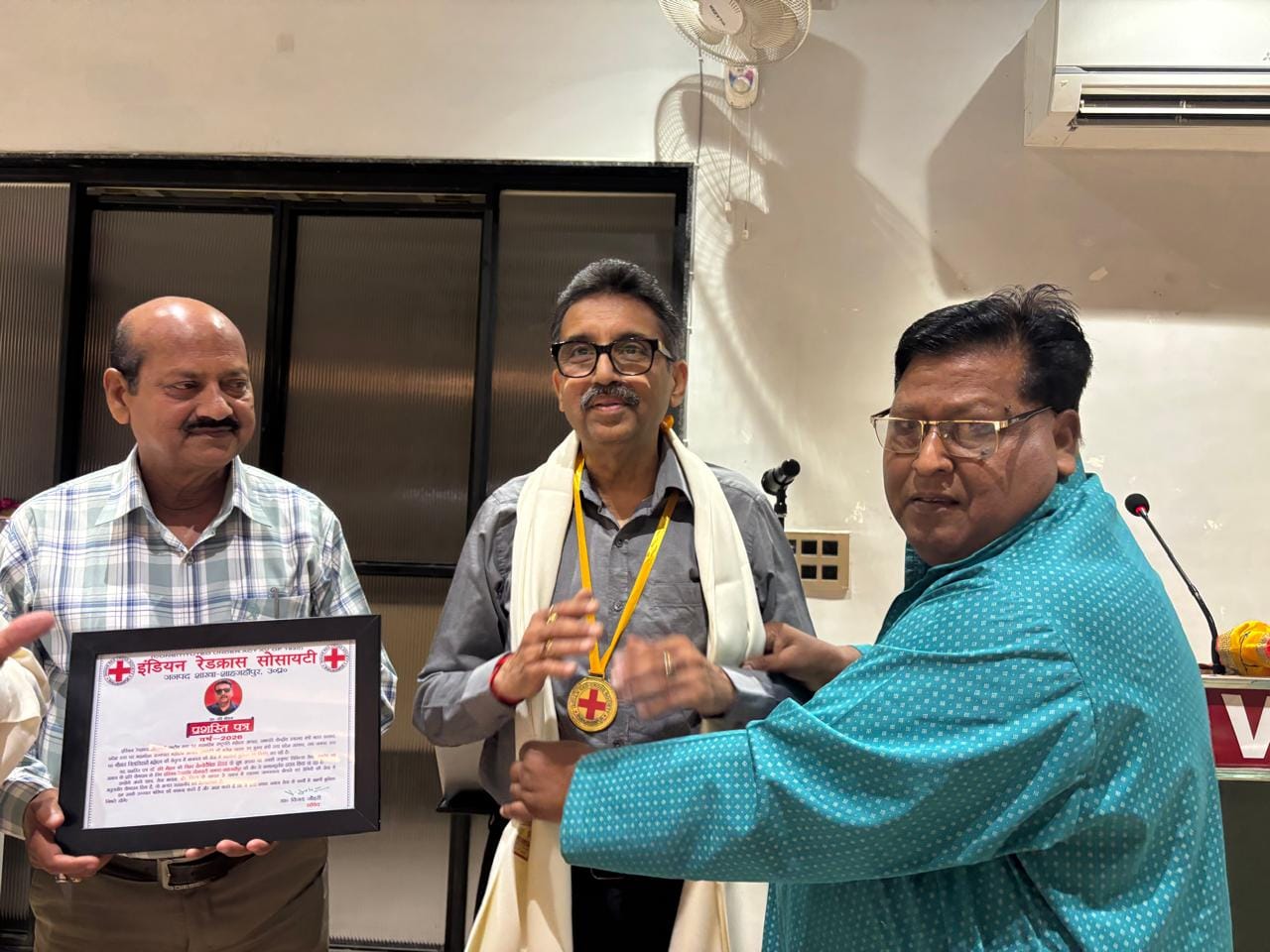 होम्योपैथिक मेडिकल एसोसिएशन की ओर से हुए कार्यक्रम में उपस्थित डॉक्टर। स्रोत: जागरूक पाठक होम्योपैथिक मेडिकल एसोसिएशन की ओर से हुए कार्यक्रम में उपस्थित डॉक्टर। स्रोत: जागरूक पाठक