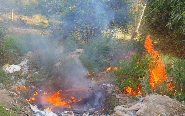 केबल में लगी आग।