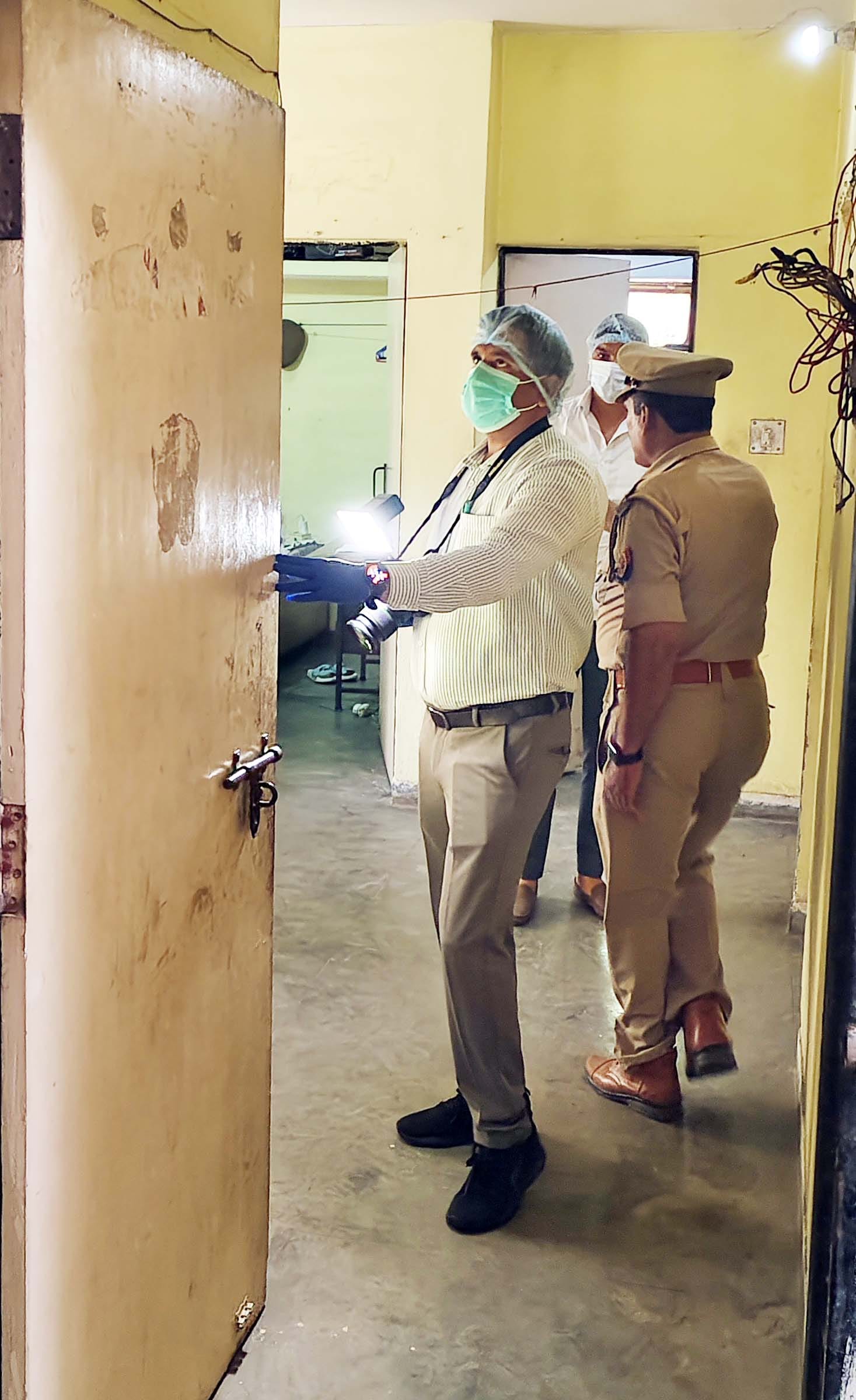 पुवायां थाने के निरीक्षक क्राइम राजेश कुमार का फाइल फोटो। स्रोत : पुलिसकर्मी