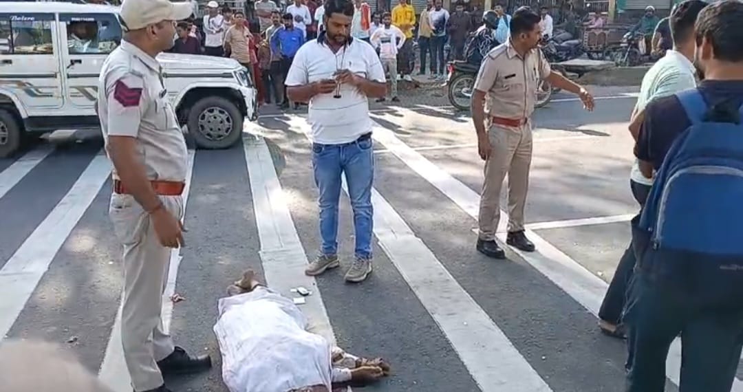 दिल्ली जयपुर हाइवे पर सड़क हादसा