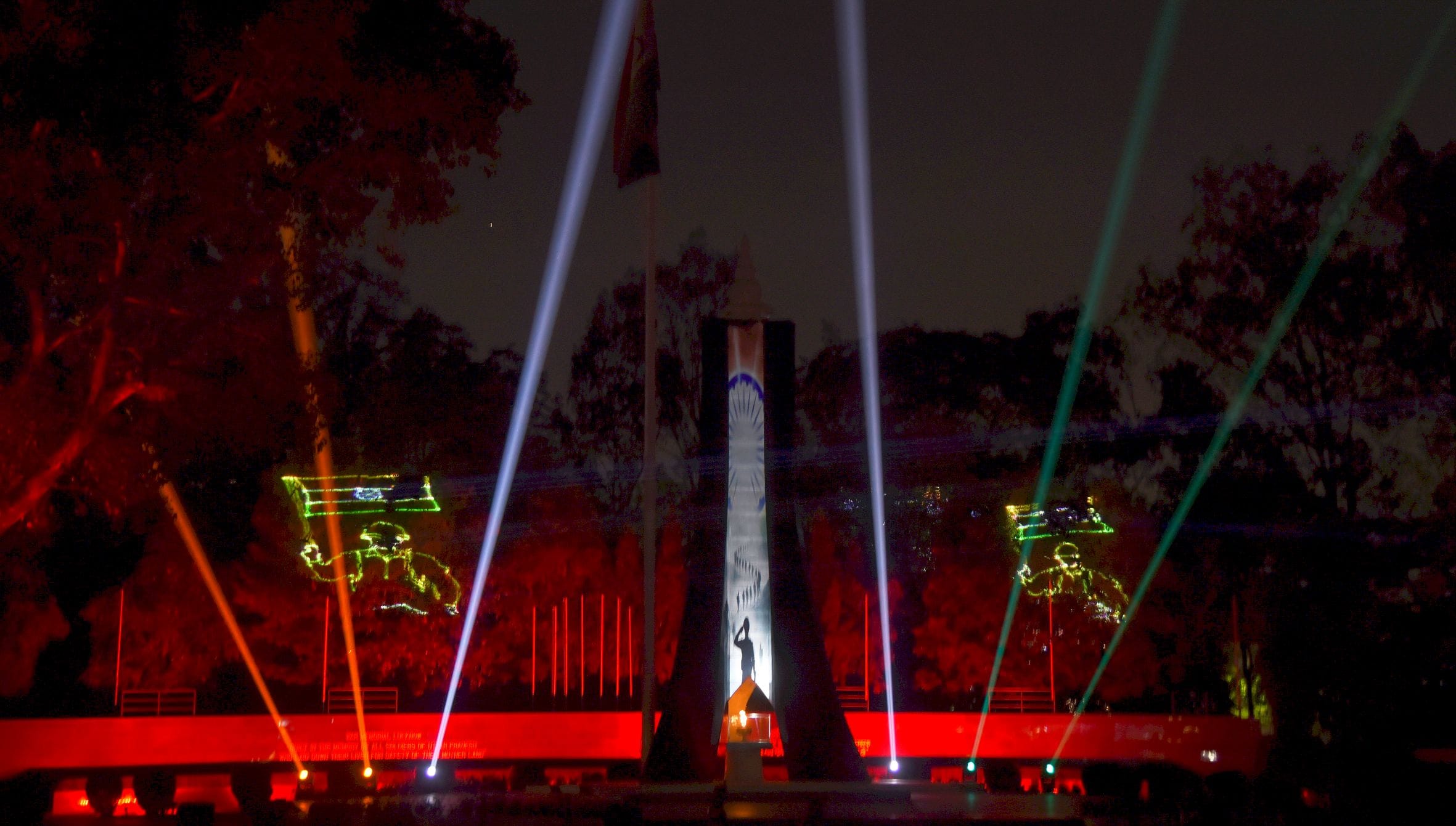 छावनी स्थित युद्ध स्मृतिका पर लेजर लाइट एवं साउंड शो की विशेष स्क्रीनिंग की गई