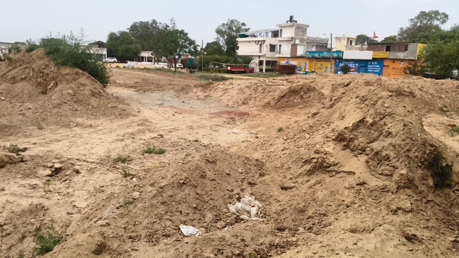 डीसी कैंप आवास के सामने इसी जगह पर बनेगा नगर निगम का नया भवन। संवाद डीसी कैंप आवास के सामने इसी जगह पर बनेगा नगर निगम का नया भवन। संवाद