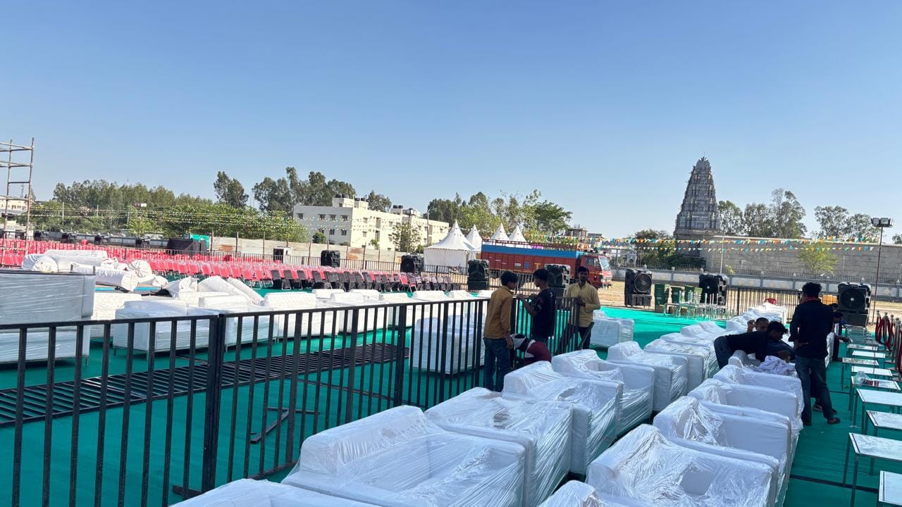 कुरुक्षेत्र। केडीबी मेला ग्राउंड में बैसाखी महोत्सव पर लगाया गया स्टैज। विज्ञप्ति कुरुक्षेत्र। केडीबी मेला ग्राउंड में बैसाखी महोत्सव पर लगाया गया स्टैज। विज्ञप्ति