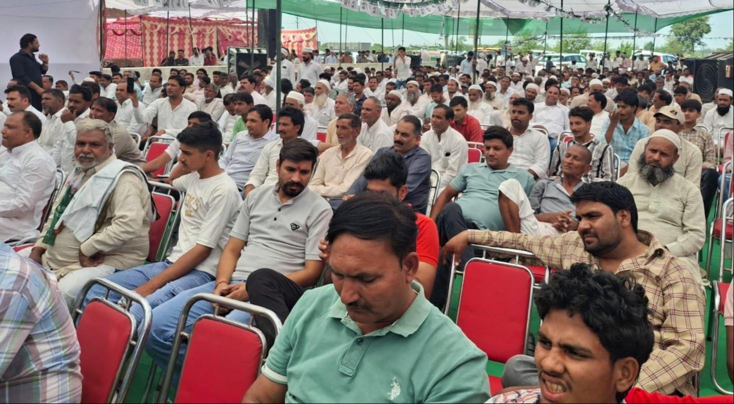 कैराना भाईचारा सम्मेलन में बोलते राष्ट्रीय लोक दल के राष्ट्रीय महासचिव त्रिलोक त्यागी-संवाद