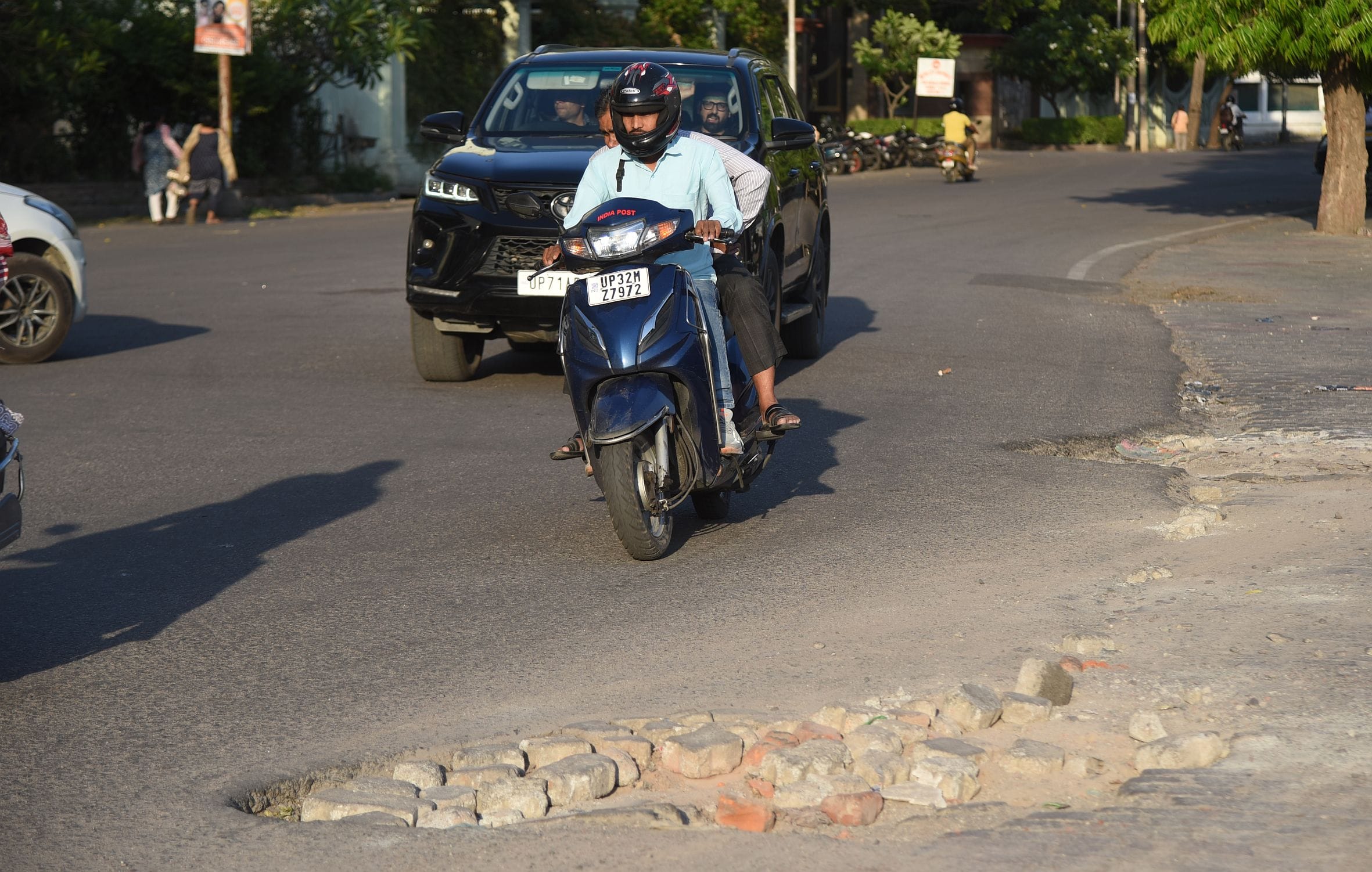 राजधानी की सड़कों का हाल। 