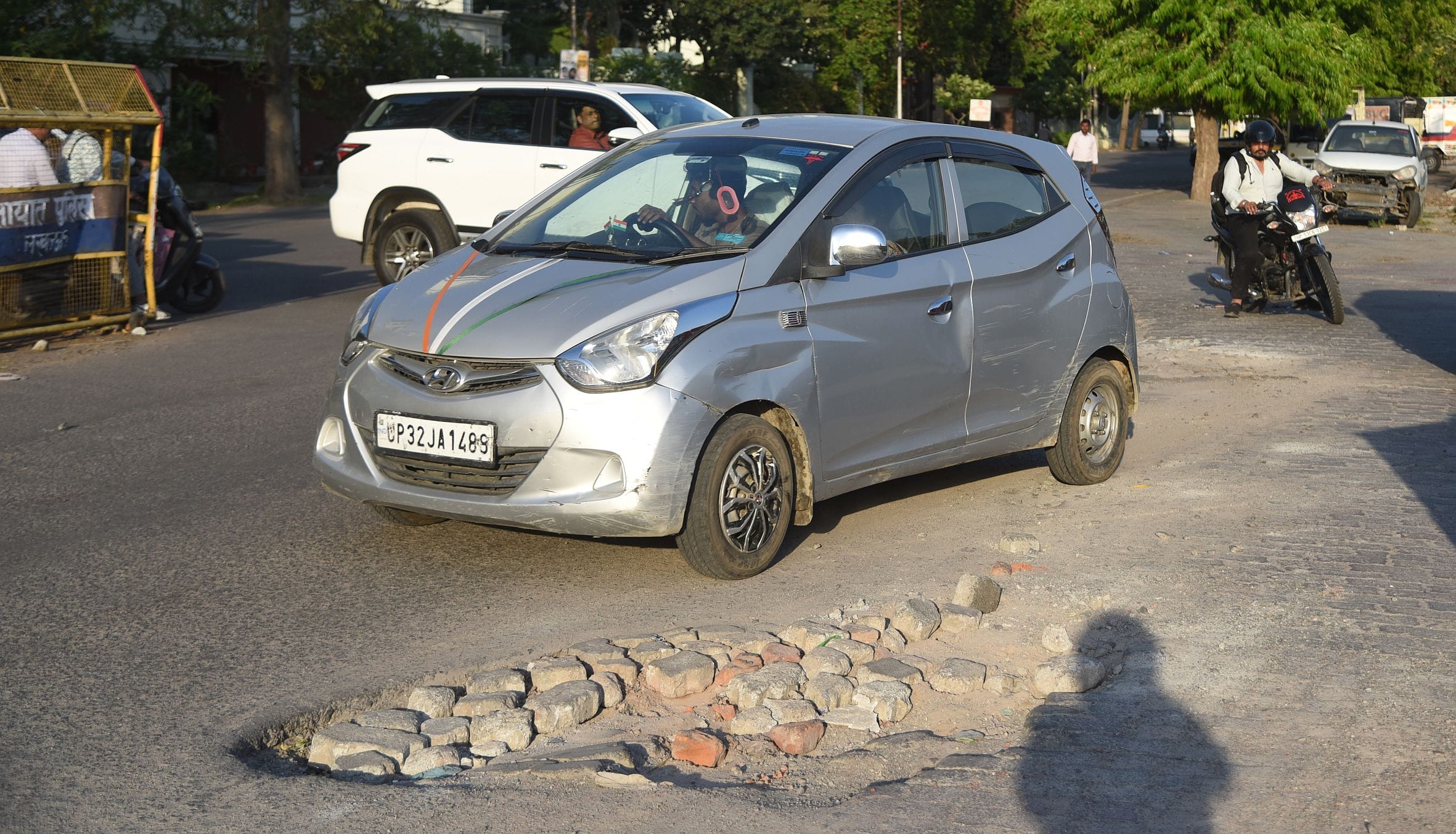 राजधानी की सड़कों का हाल। 