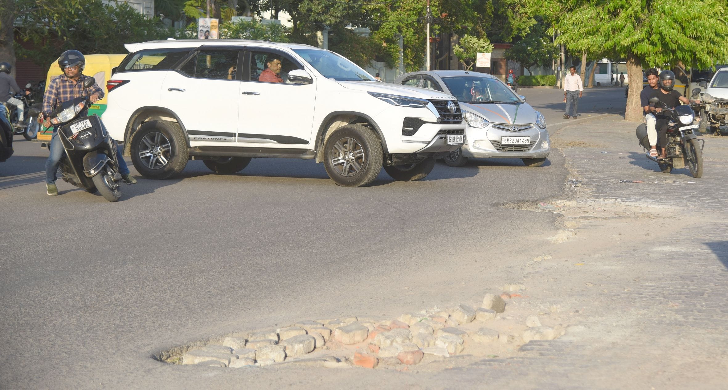 राजधानी की सड़कों का हाल। 