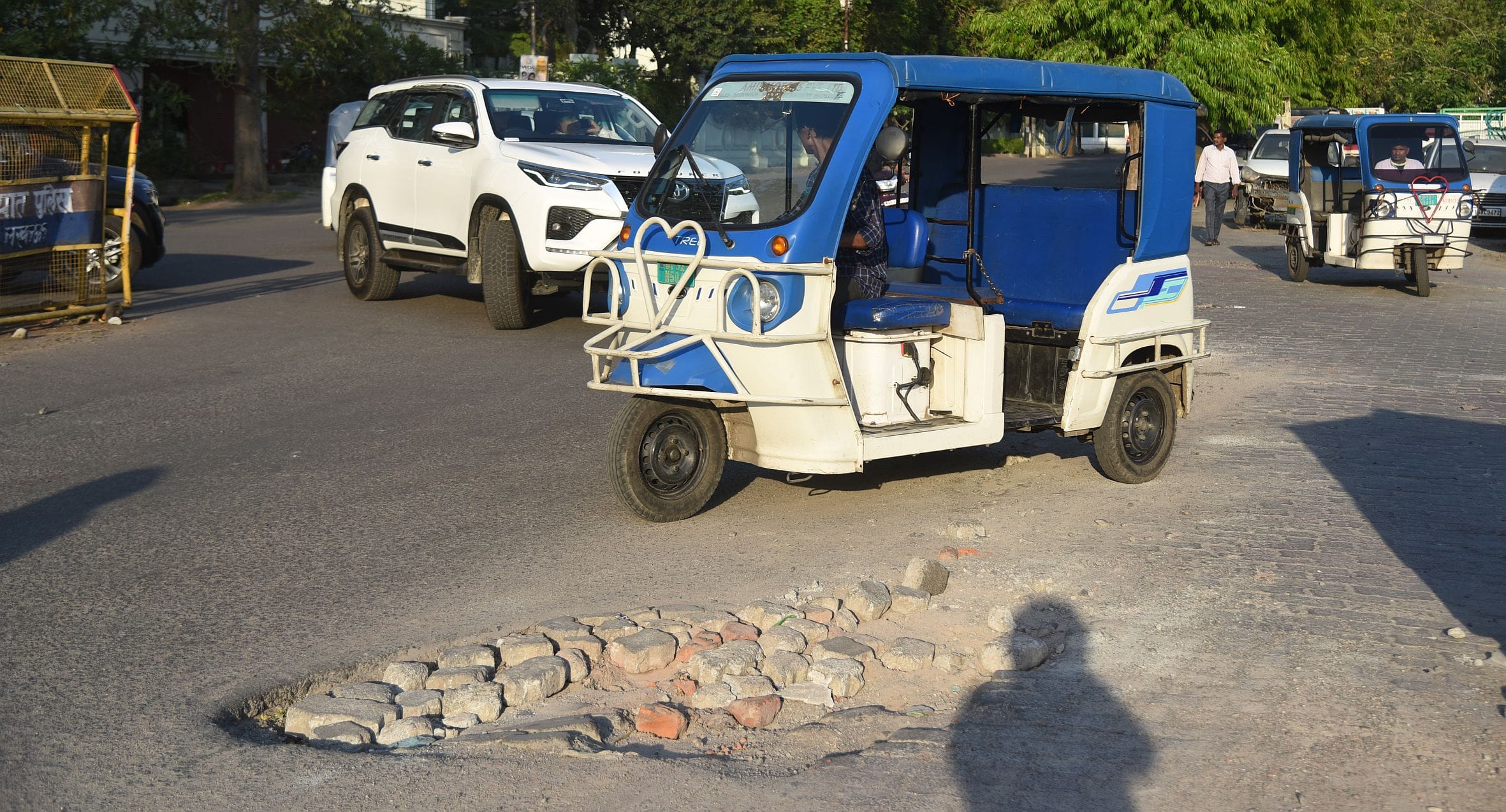 राजधानी की सड़कों का हाल। 