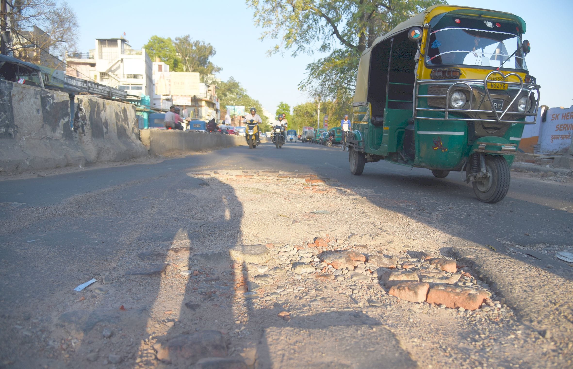 राजधानी की सड़कों का हाल। 