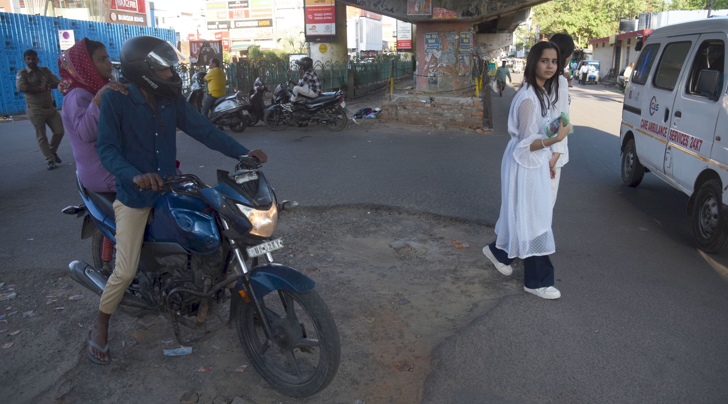 राजधानी की सड़कों का हाल। 