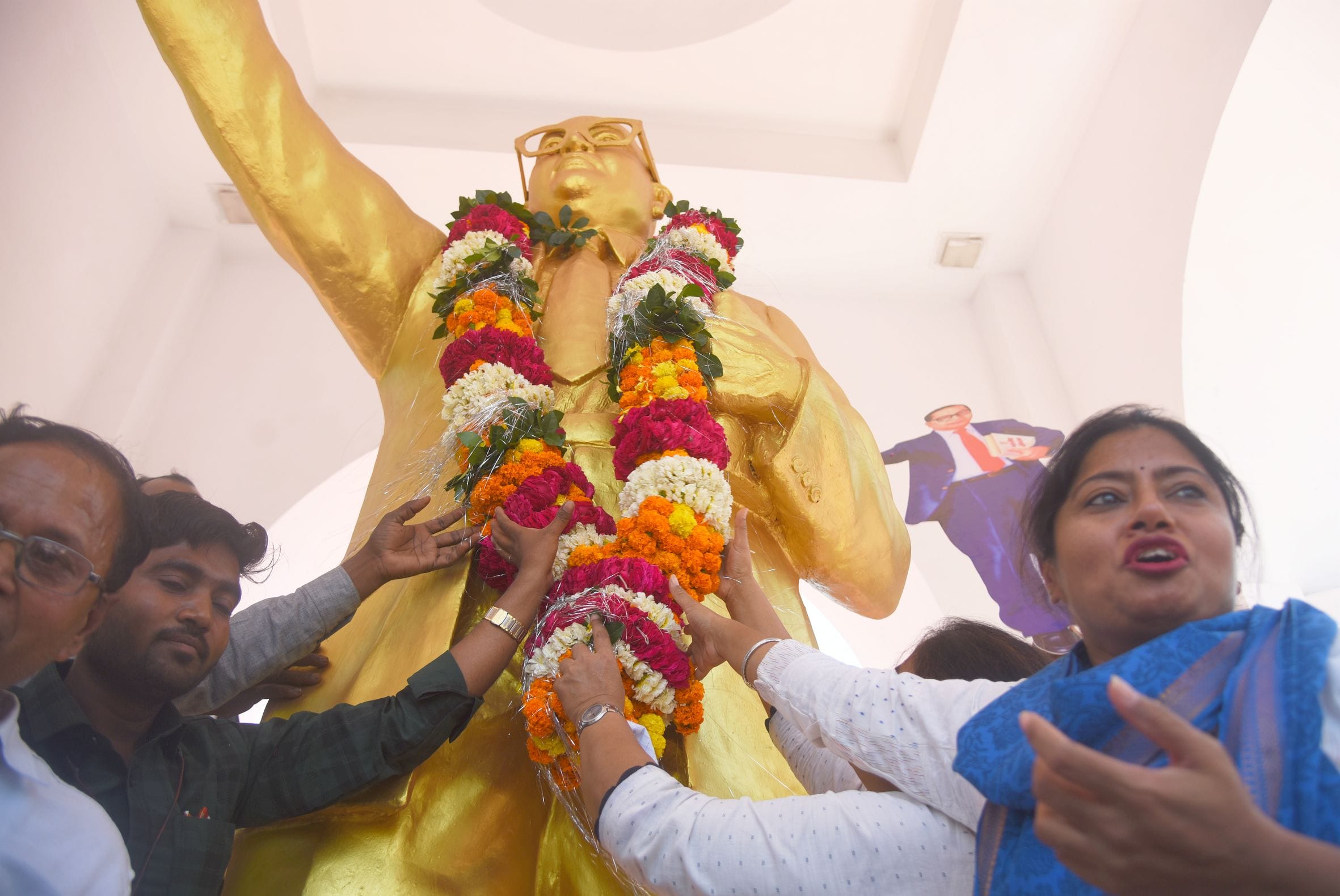 डॉ. आंबेडकर प्रतिमा तक जुलूस निकालकर उन्हें नमन किया गया। डॉ. आंबेडकर प्रतिमा तक जुलूस निकालकर उन्हें नमन किया गया।