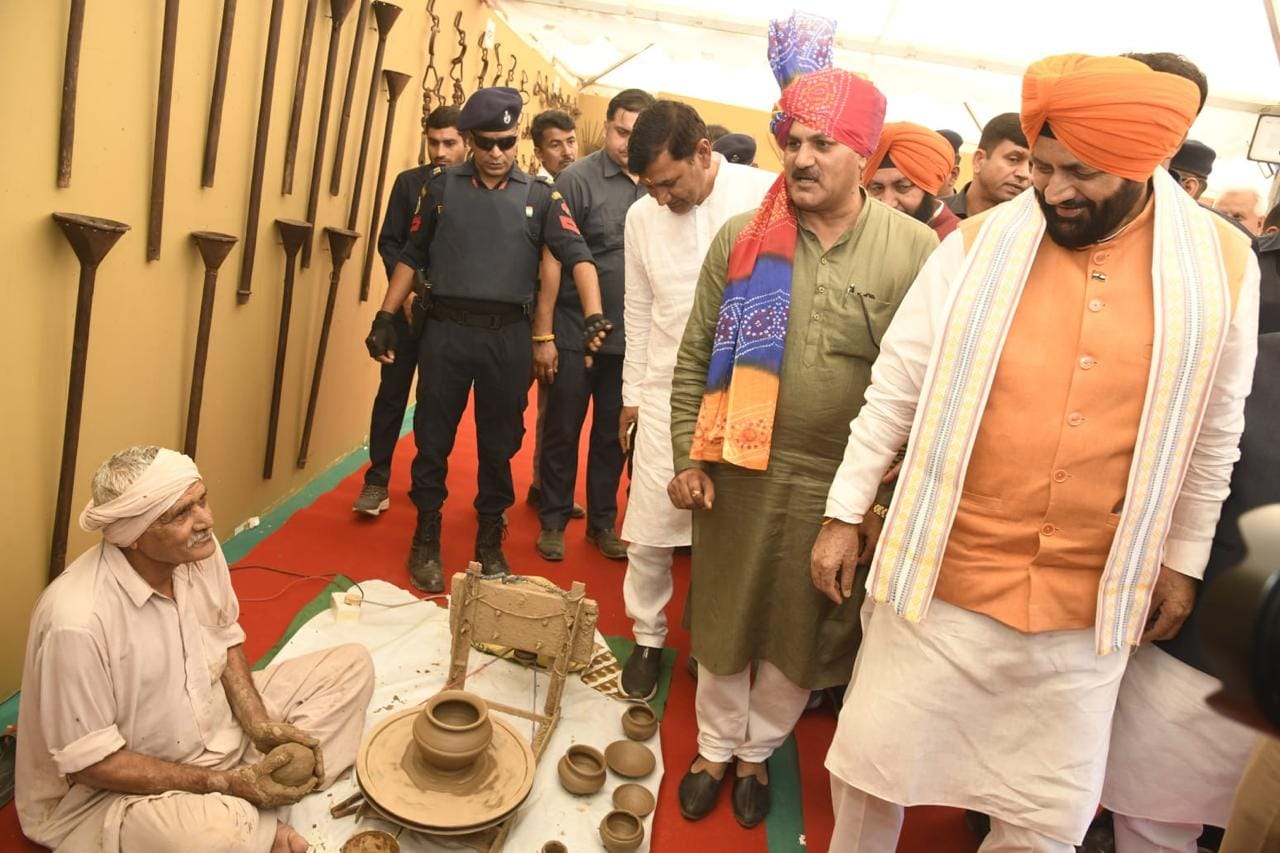 कुरुक्षेत्र। वैशाखी महोत्सव में संबोधन करते मुख्यमंत्री नायब सैनी। विभाग कुरुक्षेत्र। वैशाखी महोत्सव में संबोधन करते मुख्यमंत्री नायब सैनी। विभाग