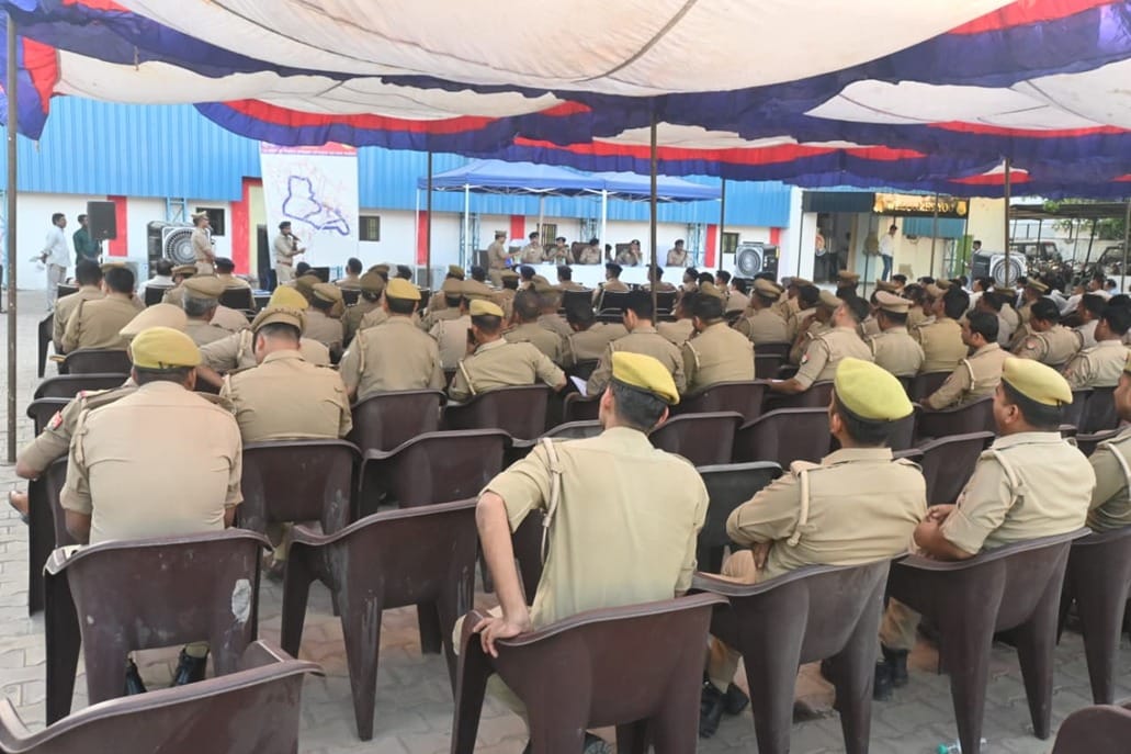 पुलिस लाइंस के बहुउद्देशीय हाल में भीमनगरी को लेकर अधिकारियों ने ब्रीफिंग की।पुलिस
