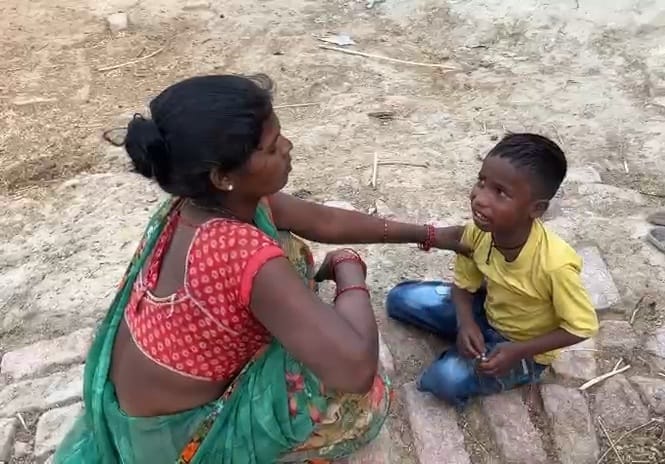 प्राथमिक विद्यालय एदिलपुर, इसी विद्यालय में बच्चे को बंद कर चले गए थे शिक्षक। संवाद