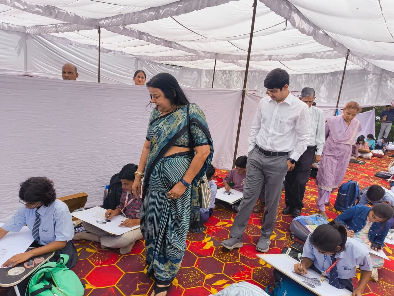 राज्य स्तरीय बाल महोत्सव में प्रस्तुति देते प्रतिभागी। स्रोत : परिषद