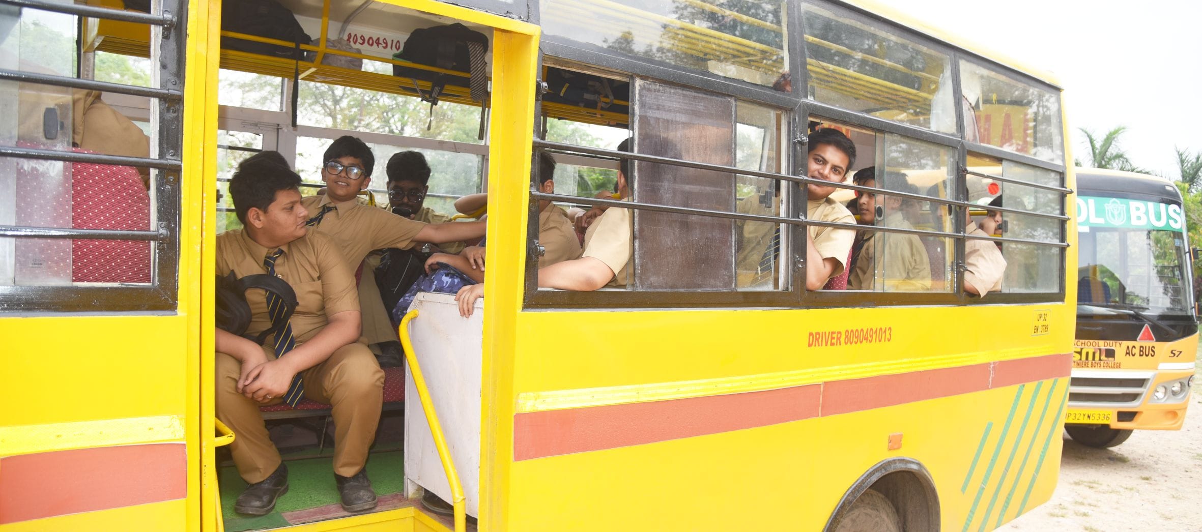 स्कूल वाहनों की होगी जांच। स्कूल वाहनों की होगी जांच।