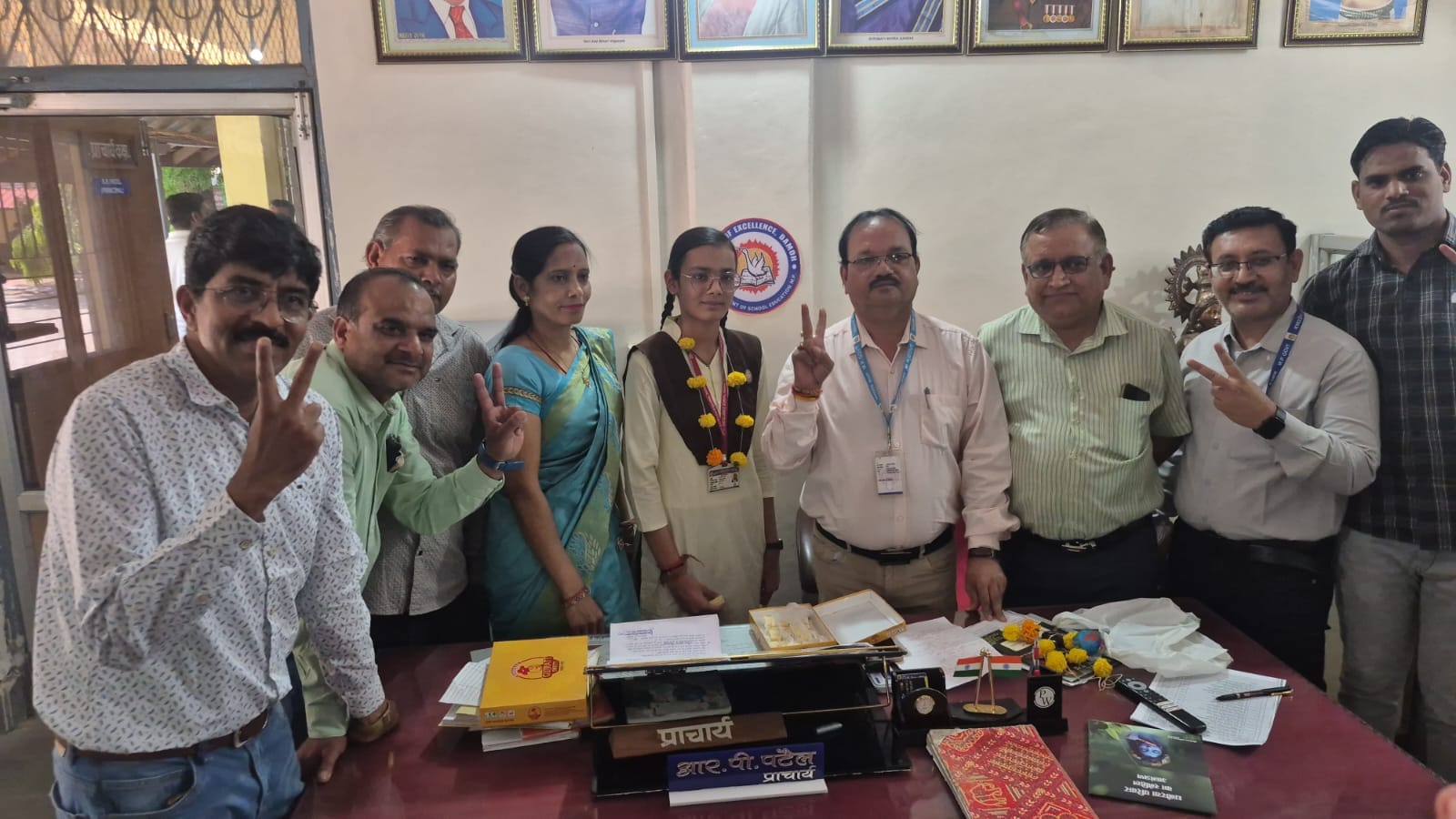 दमोह के छात्रों का बोर्ड में जलवा: 10वीं के 8 विद्यार्थी मेरिट में, 12वीं में भी दिखा दम, जिले 