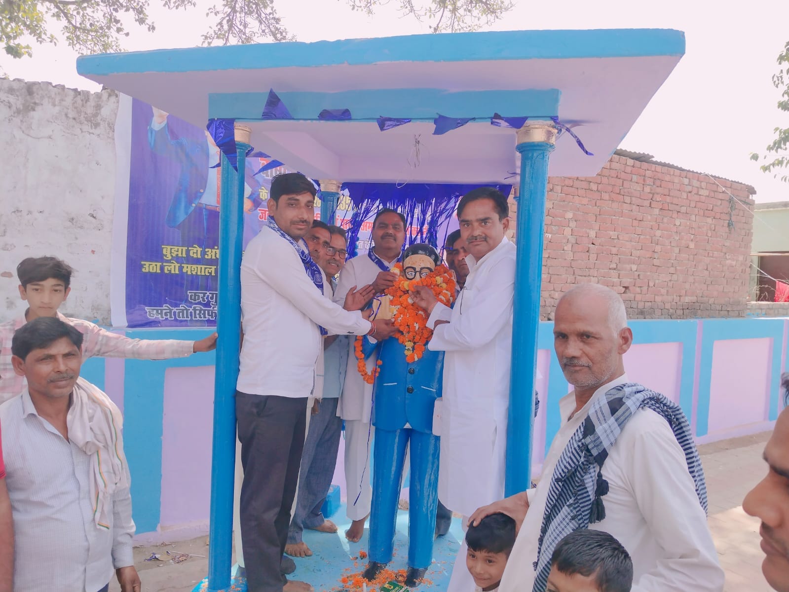 आंबेडकर जयंती पर ग्रामीण अंचलों में निकलीं शोभायात्राएं। संवाद आंबेडकर जयंती पर ग्रामीण अंचलों में निकलीं शोभायात्राएं। संवाद