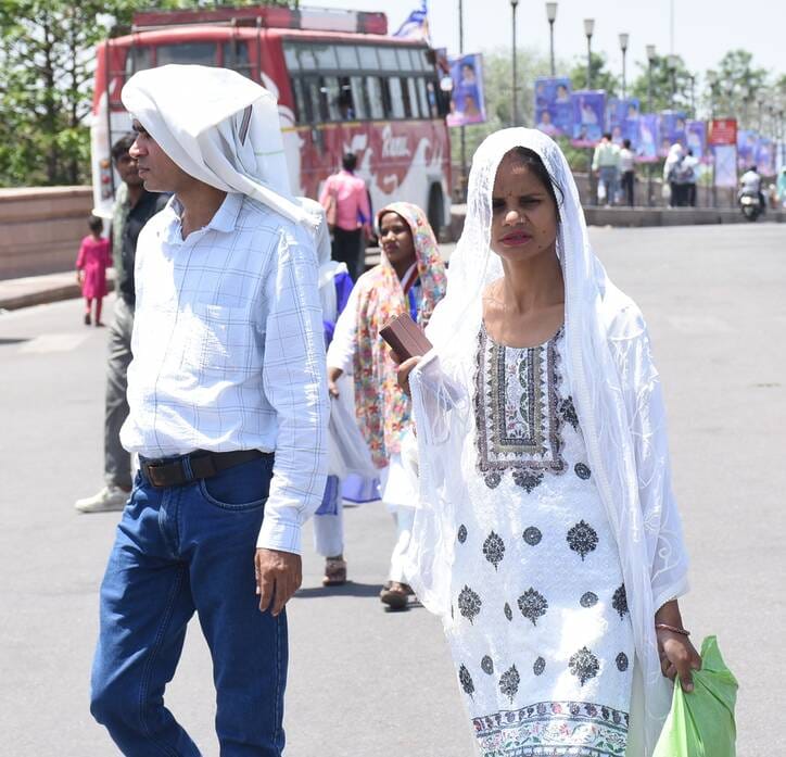 आंबेडकर पार्क में सुबह से ही दर्शकों और प्रशंसकों का आना शुरू हो गया था।