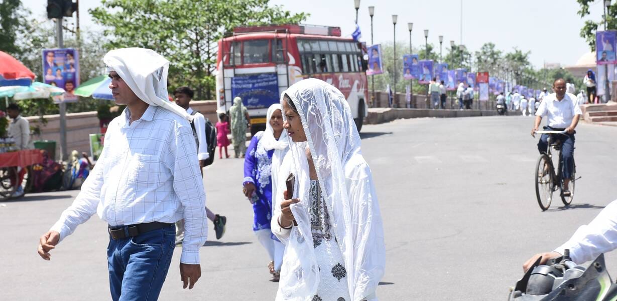 आंबेडकर पार्क में सुबह से ही दर्शकों और प्रशंसकों का आना शुरू हो गया था।